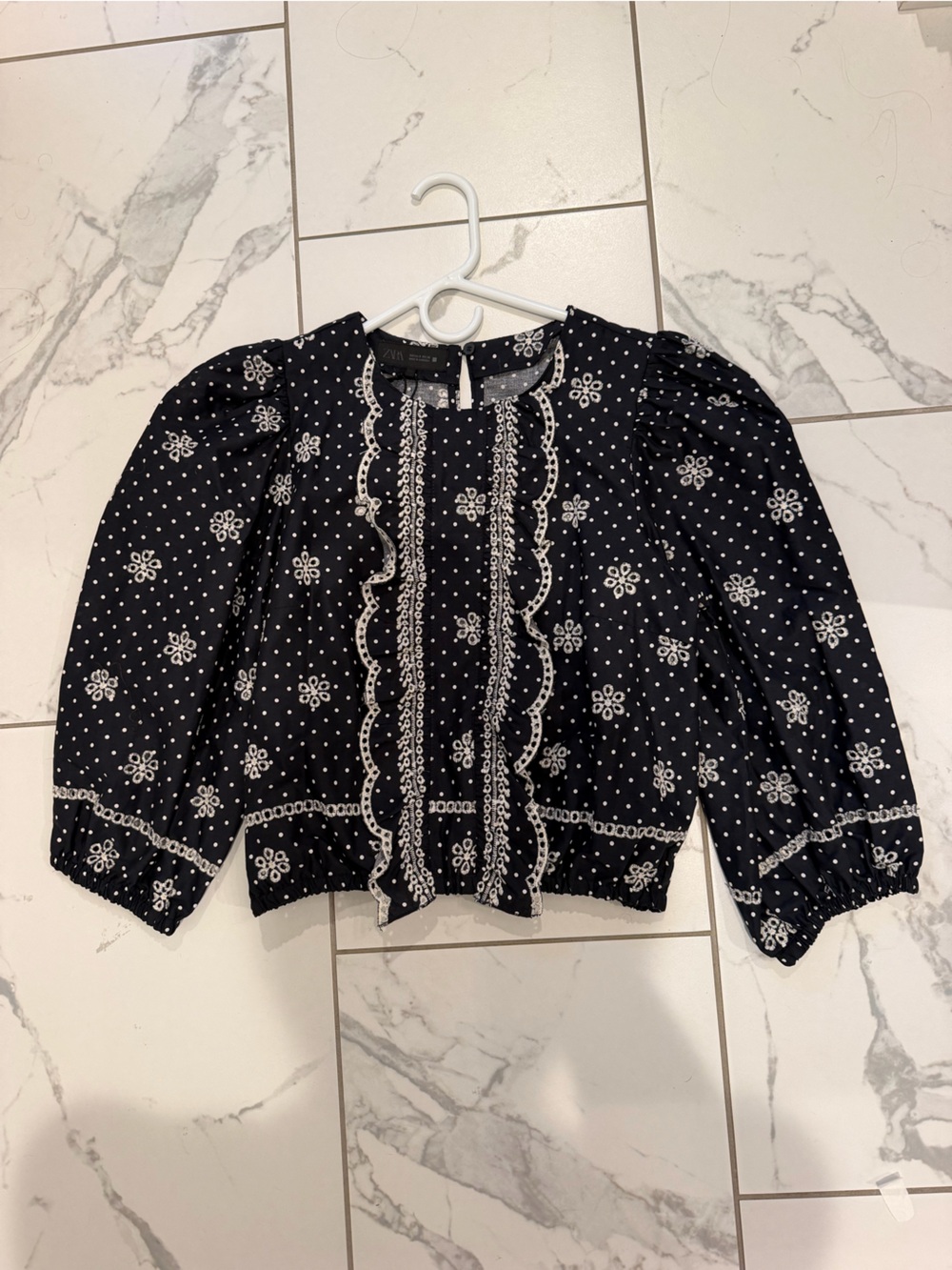 NWT Zara Women's Navy & White Embroidered Puff-Sleeve Blouse - Picture 5 of 8
